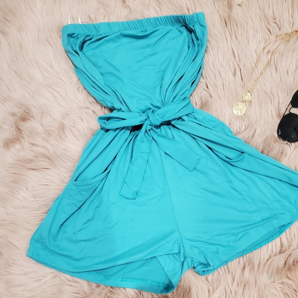 Jade Solid strapless Romper - Picture 1 of 2